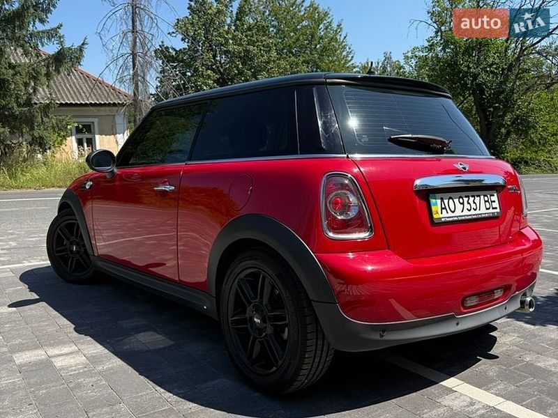 Хэтчбек MINI Hatch 2013 в Ужгороде