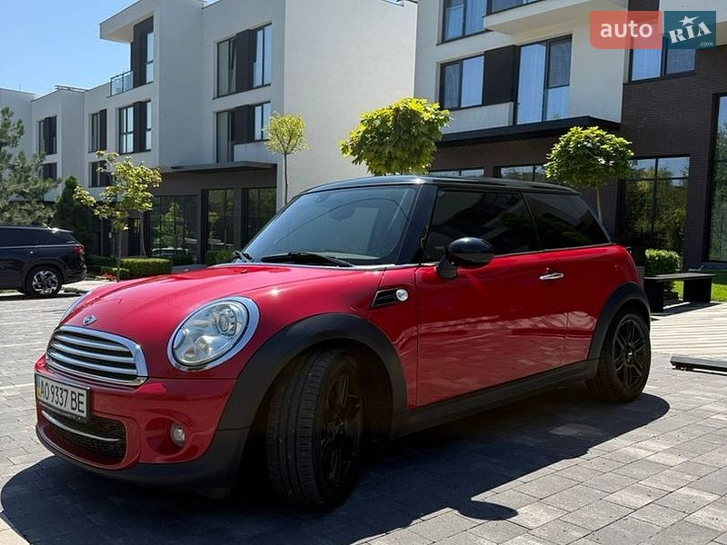 Хэтчбек MINI Hatch 2013 в Ужгороде