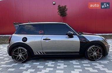 Хэтчбек MINI Hatch 2017 в Львове