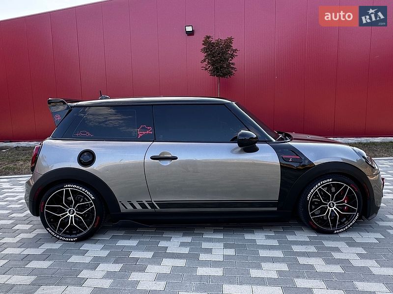 Хэтчбек MINI Hatch 2017 в Львове