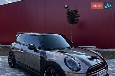 Хэтчбек MINI Hatch 2017 в Львове