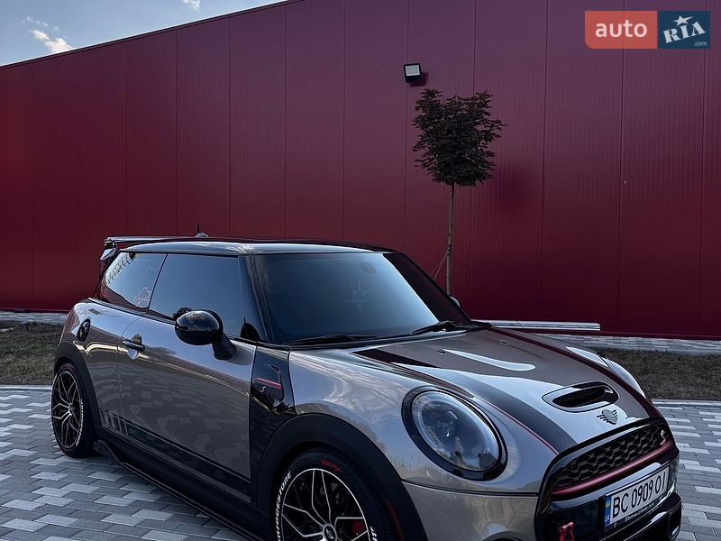 Хэтчбек MINI Hatch 2017 в Львове