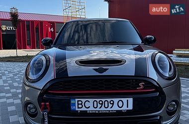 Хэтчбек MINI Hatch 2017 в Львове
