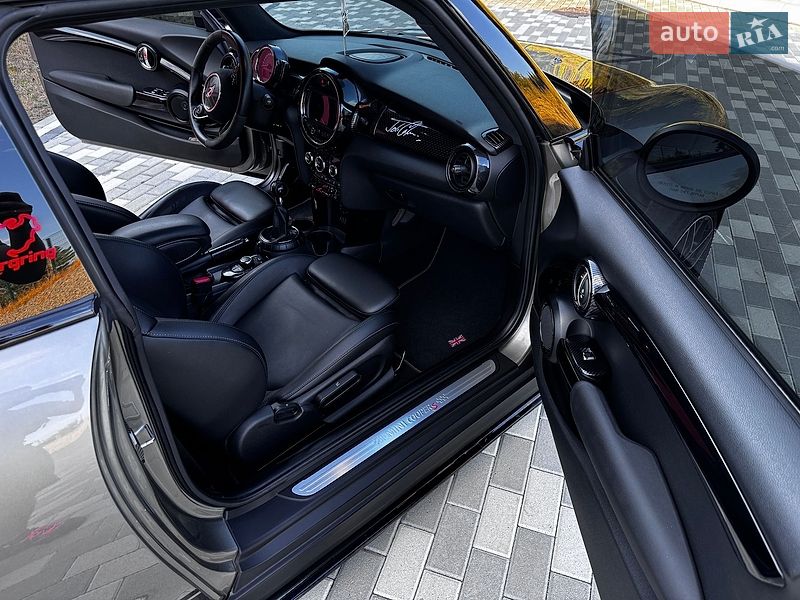 Хэтчбек MINI Hatch 2017 в Львове