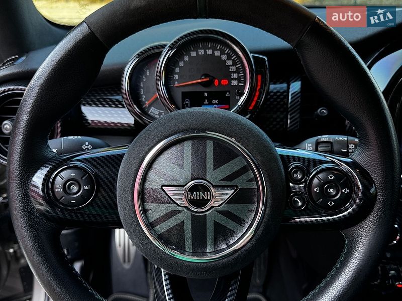 Хэтчбек MINI Hatch 2017 в Львове