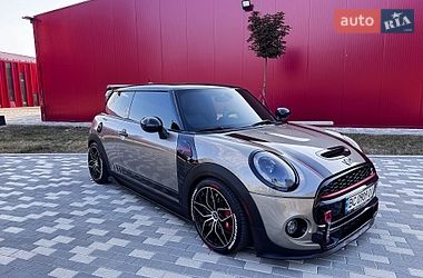 Хэтчбек MINI Hatch 2017 в Львове