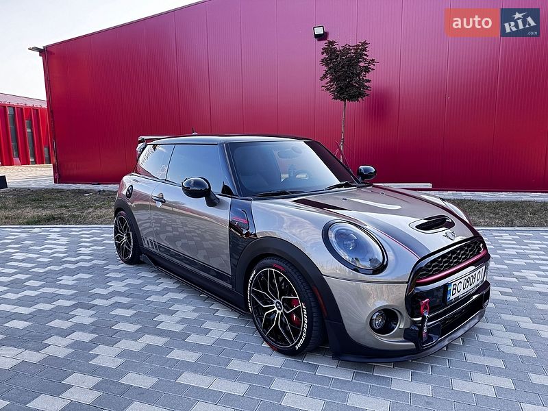 Хэтчбек MINI Hatch 2017 в Львове