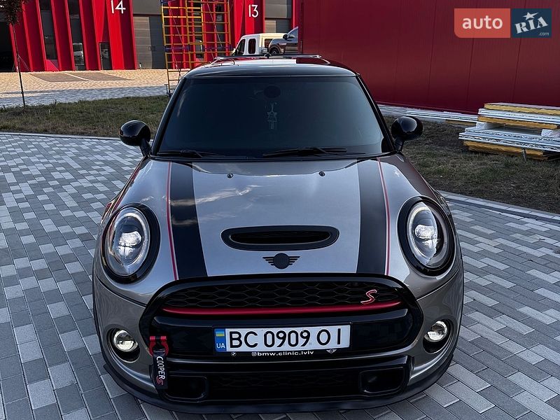 Хэтчбек MINI Hatch 2017 в Львове