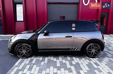 Хэтчбек MINI Hatch 2017 в Львове