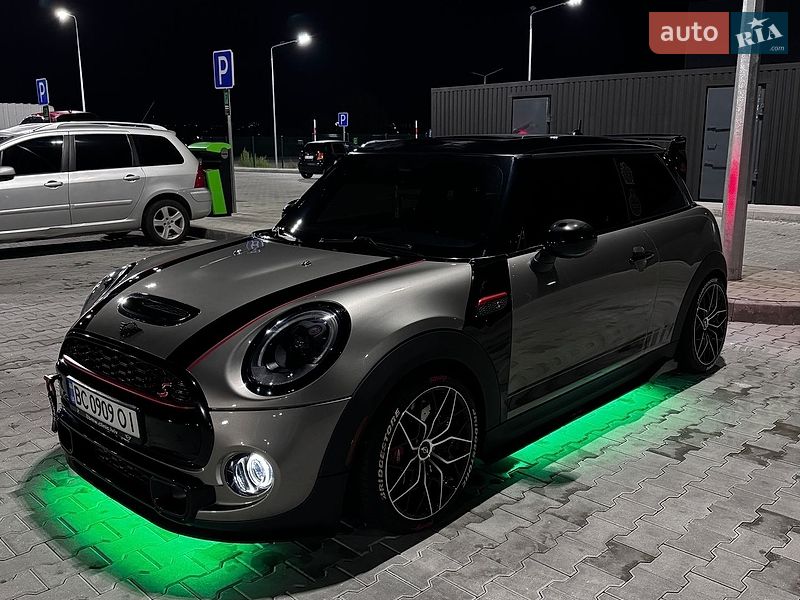 Хэтчбек MINI Hatch 2017 в Львове