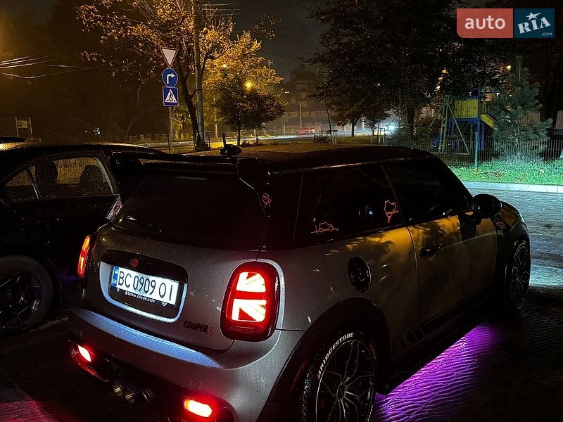 Хэтчбек MINI Hatch 2017 в Львове