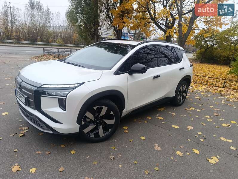 Внедорожник / Кроссовер Mitsubishi Airtrek 2022 в 
