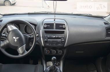 Внедорожник / Кроссовер Mitsubishi ASX 2011 в 