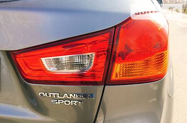 Внедорожник / Кроссовер Mitsubishi ASX 2014 в 