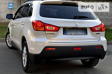 Позашляховик / Кросовер Mitsubishi ASX 2010 в 