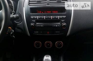 Хетчбек Mitsubishi ASX 2011 в 