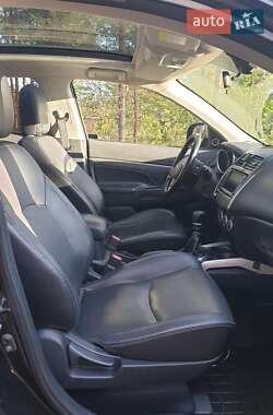Внедорожник / Кроссовер Mitsubishi ASX 2011 в 