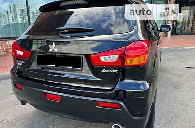 Позашляховик / Кросовер Mitsubishi ASX 2011 в 