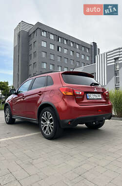 Внедорожник / Кроссовер Mitsubishi ASX 2015 в 