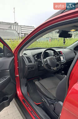 Внедорожник / Кроссовер Mitsubishi ASX 2015 в 