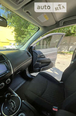 Внедорожник / Кроссовер Mitsubishi ASX 2010 в 