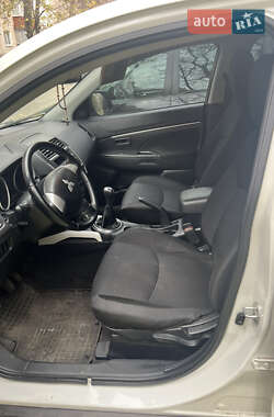 Внедорожник / Кроссовер Mitsubishi ASX 2012 в 