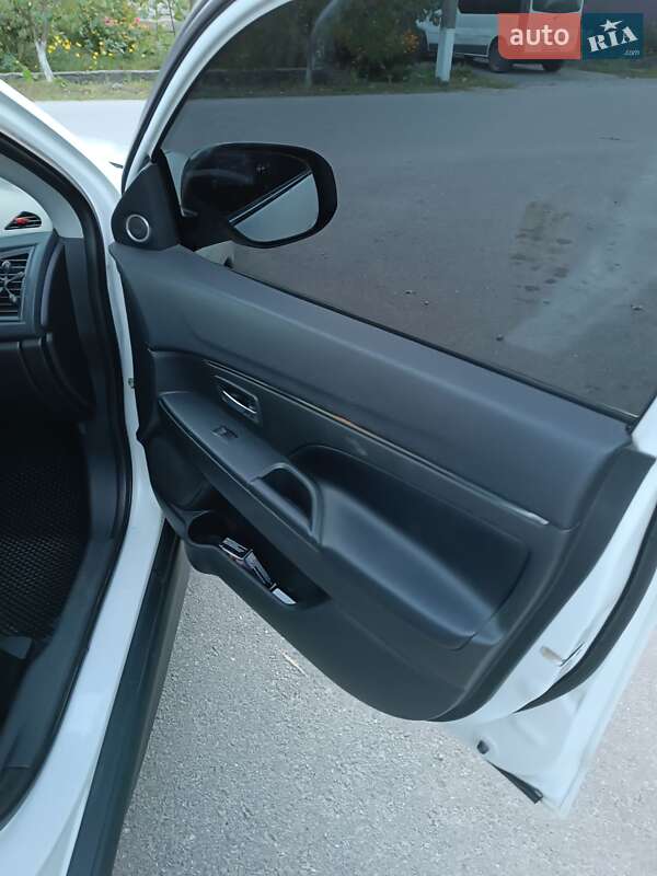 Позашляховик / Кросовер Mitsubishi ASX 2012 в Шепетівці фото 10 Позашляховик / Кросовер Mitsubishi ASX 2012 в Шепетівці