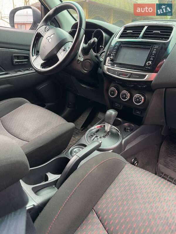 Внедорожник / Кроссовер Mitsubishi ASX 2017 в Делятине