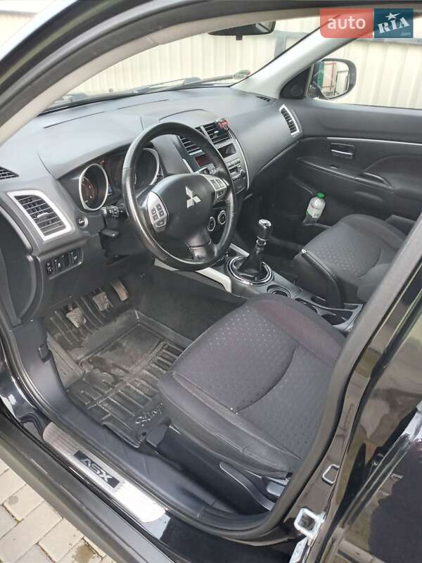Внедорожник / Кроссовер Mitsubishi ASX 2010 в Буче