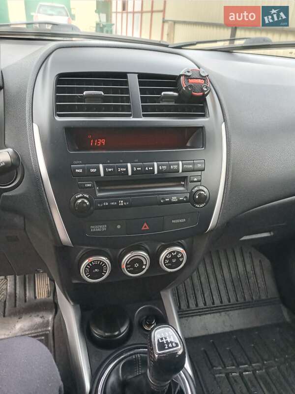 Внедорожник / Кроссовер Mitsubishi ASX 2010 в Буче