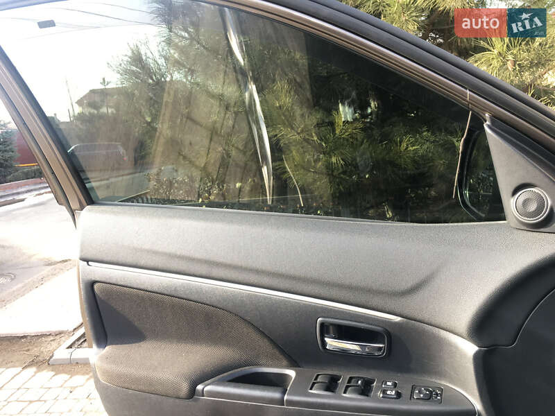 Позашляховик / Кросовер Mitsubishi ASX 2011 в Одесі фото 15 Позашляховик / Кросовер Mitsubishi ASX 2011 в Одесі