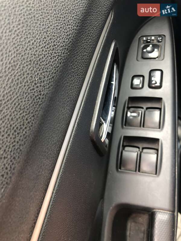 Позашляховик / Кросовер Mitsubishi ASX 2010 в Одесі