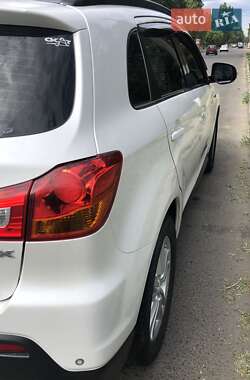 Внедорожник / Кроссовер Mitsubishi ASX 2010 в 