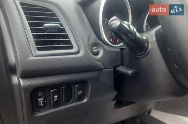 Внедорожник / Кроссовер Mitsubishi ASX 2011 в 