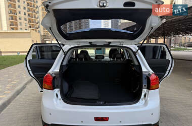Внедорожник / Кроссовер Mitsubishi ASX 2013 в 
