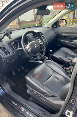 Внедорожник / Кроссовер Mitsubishi ASX 2010 в 
