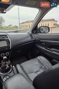 Внедорожник / Кроссовер Mitsubishi ASX 2010 в 