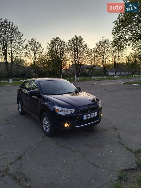 Внедорожник / Кроссовер Mitsubishi ASX 2011 в Подольске