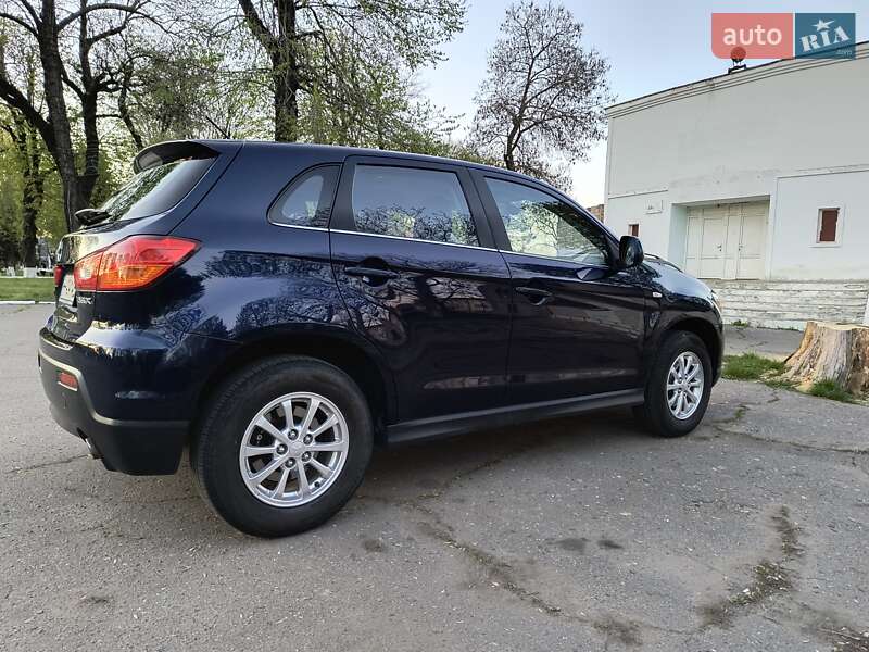 Внедорожник / Кроссовер Mitsubishi ASX 2011 в Подольске