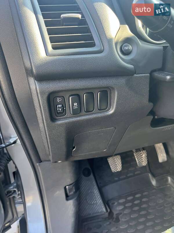 Внедорожник / Кроссовер Mitsubishi ASX 2013 в Черновцах