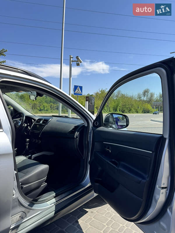 Внедорожник / Кроссовер Mitsubishi ASX 2010 в Днепре