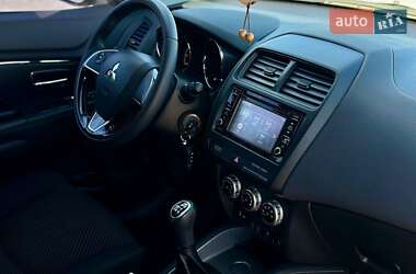 Внедорожник / Кроссовер Mitsubishi ASX 2021 в 
