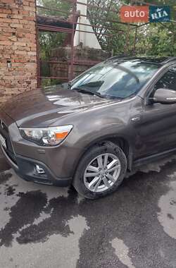 Внедорожник / Кроссовер Mitsubishi ASX 2010 в Звягеле
