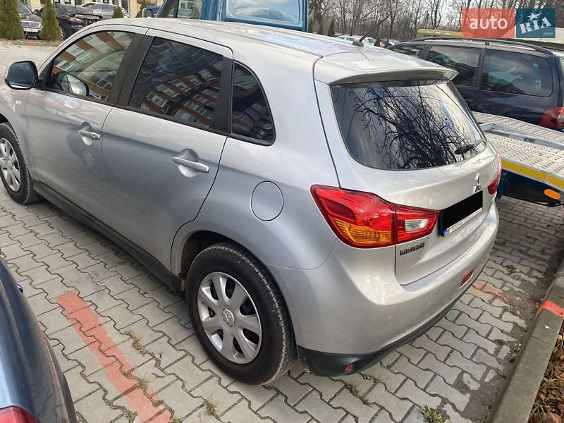 Внедорожник / Кроссовер Mitsubishi ASX 2014 в 