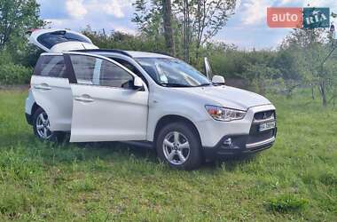 Позашляховик / Кросовер Mitsubishi ASX 2011 в 