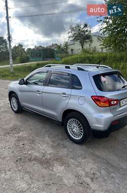 Внедорожник / Кроссовер Mitsubishi ASX 2011 в 