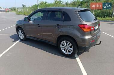 Внедорожник / Кроссовер Mitsubishi ASX 2010 в 
