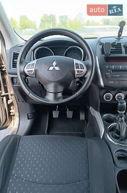 Внедорожник / Кроссовер Mitsubishi ASX 2010 в 
