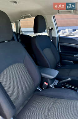 Внедорожник / Кроссовер Mitsubishi ASX 2021 в 