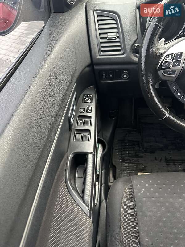 Внедорожник / Кроссовер Mitsubishi ASX 2011 в Городке